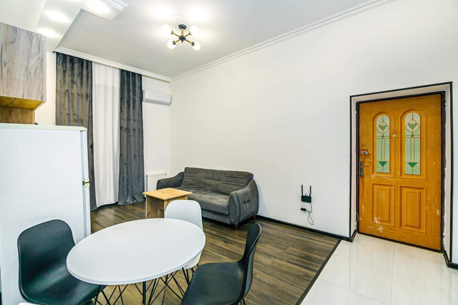 M Estate. 2 Room Home In Targovu Baku Zewnętrze zdjęcie